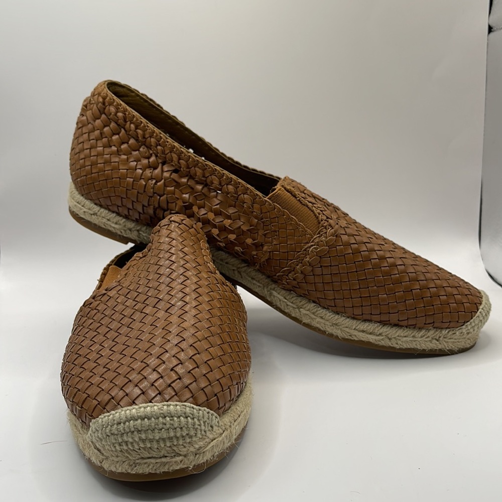NWOT- Michael Kors Collection Women's Toni Woven
Espadrilles